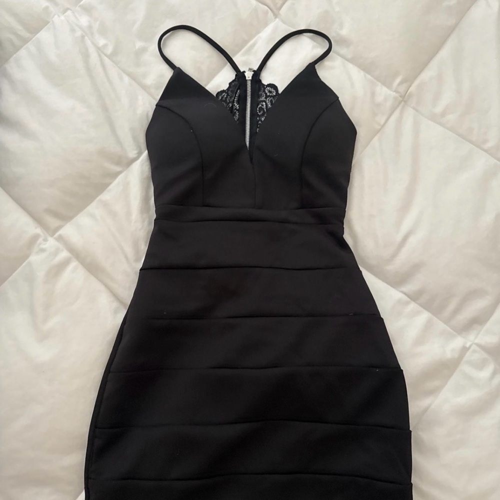 Elegant Black Sleeveless Dress
